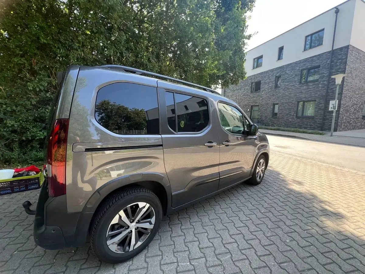 Gebraucht Peugeot Rifter Allure 131 PS (96 kW) 2020 Grau Van / Kleinbus