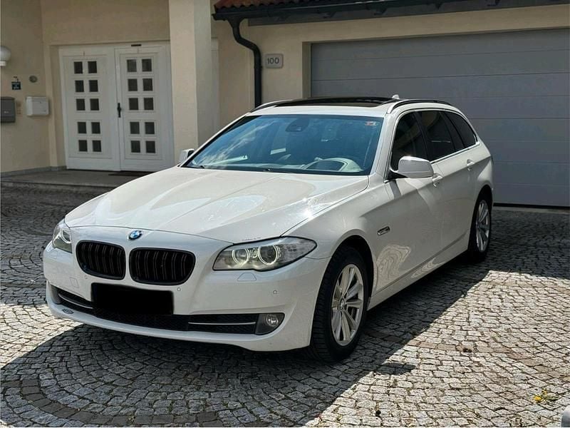 Gebraucht BMW 530 258 PS (189 kW) 2012 Weiß Kombi