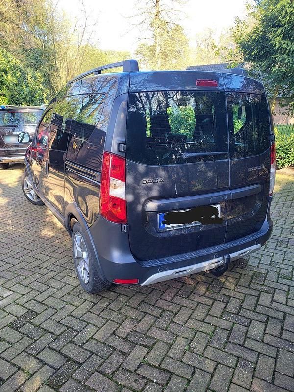 Gebraucht Dacia Dokker Stepway 131 PS (96 kW) 2020 Grau Van / Kleinbus