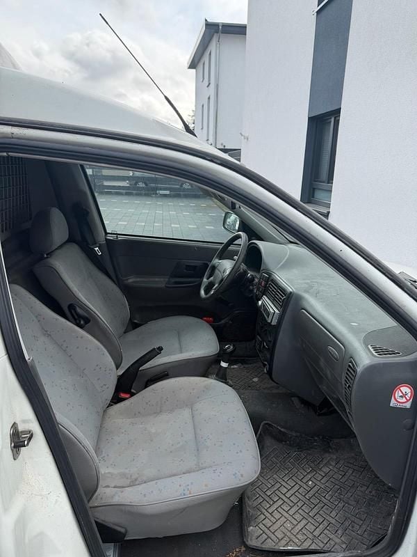 Gebraucht VW Caddy 75 PS (55 kW) 1999 Weiß Van / Kleinbus