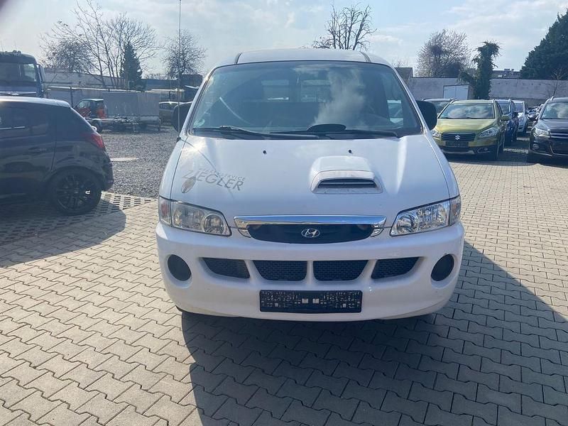 Gebraucht Hyundai H-1 101 PS (74 kW) 2003 Weiß Van / Kleinbus