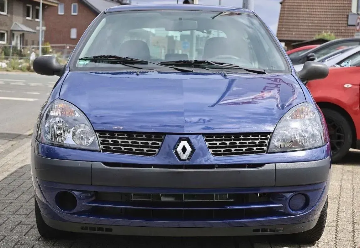 Gebraucht Renault Clio Authentique 58 PS (42 kW) 2003 Blau Kleinwagen