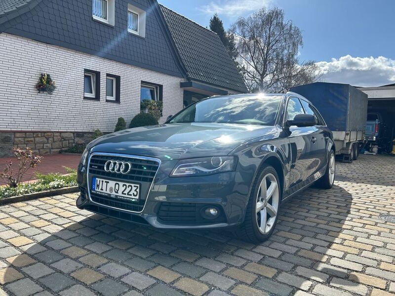 Blau Gebraucht 2010 Audi A4 Sport Kombi | 5.999 € (Guter Preis) - Bild 1/4
