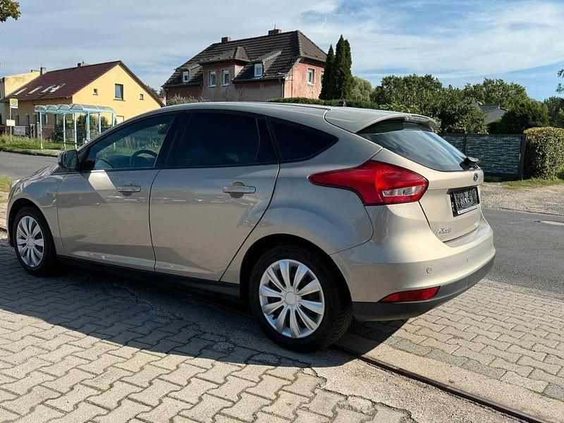 Usata Ford Focus 125 CV (91 kW) 2015 Beige Station wagon