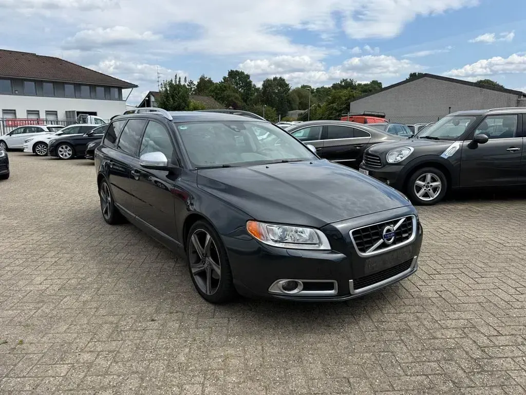 Gebraucht Volvo V70 R-Design 179 PS (131 kW) 2013 Grau Kombi