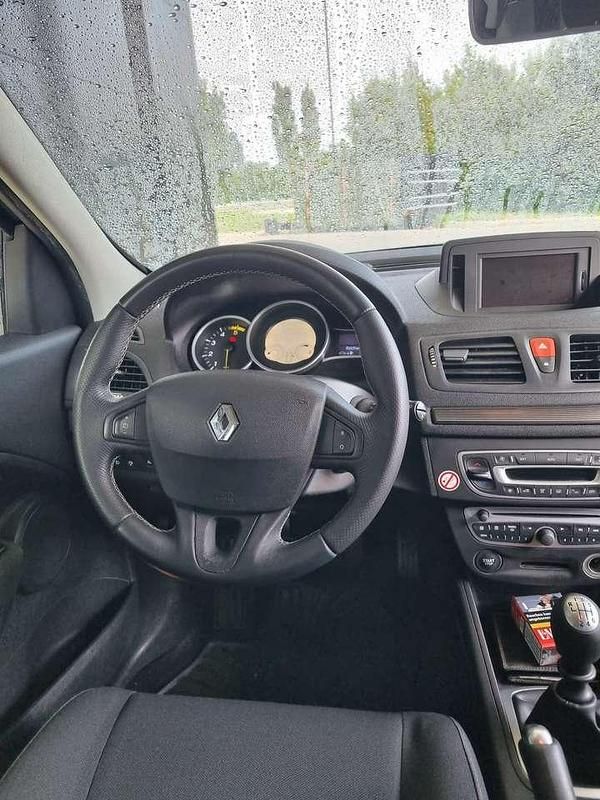 Gebraucht 2010 Renault Mégane III Night&Day Limousine | 2.900 € (Guter Preis) - Bild 1/4