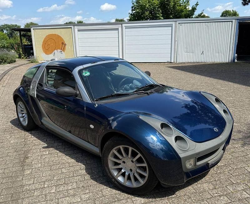 Blau Gebraucht 2004 Smart Roadster Cabrio | 8.799 € - Bild 1/4