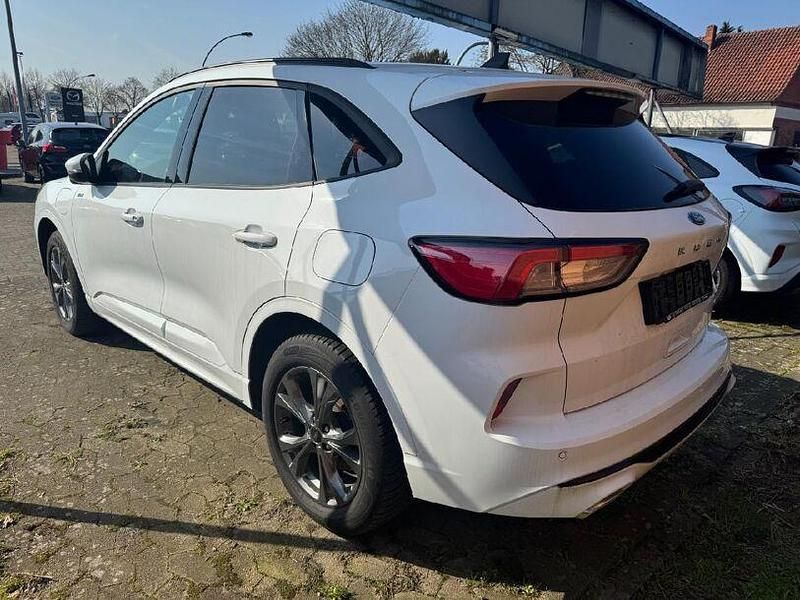 Gebraucht Ford Kuga ST-Line 152 PS (111 kW) 2022 Frostweiß SUV