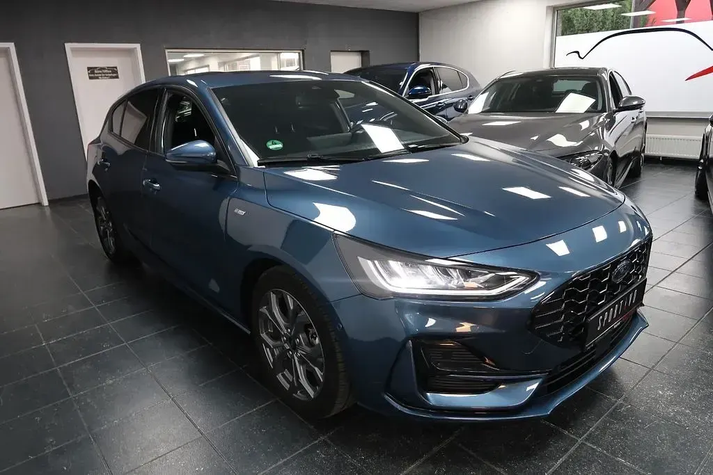 Gebraucht Ford Focus ST-Line 155 PS (114 kW) 2023 Blau Limousine