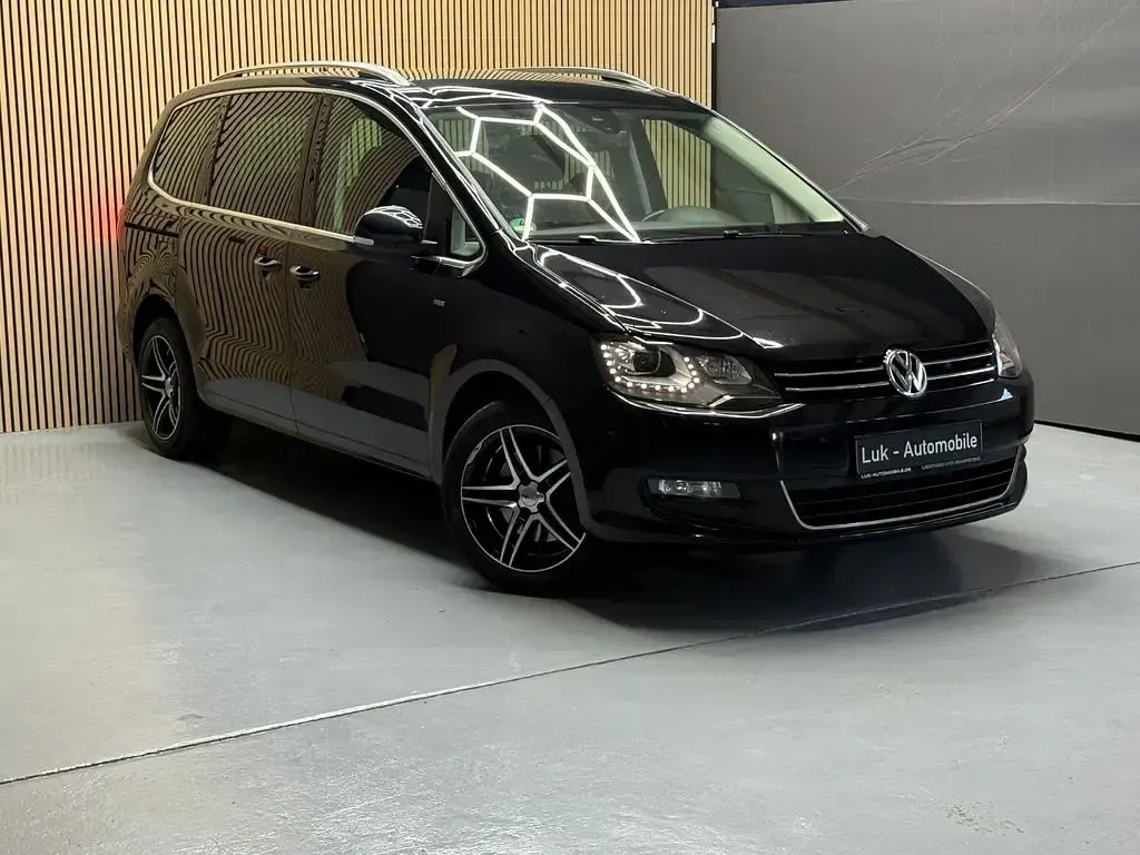 Second-hand VW Sharan Cup 177 CP (130 kW) 2015 Negru Monovolum