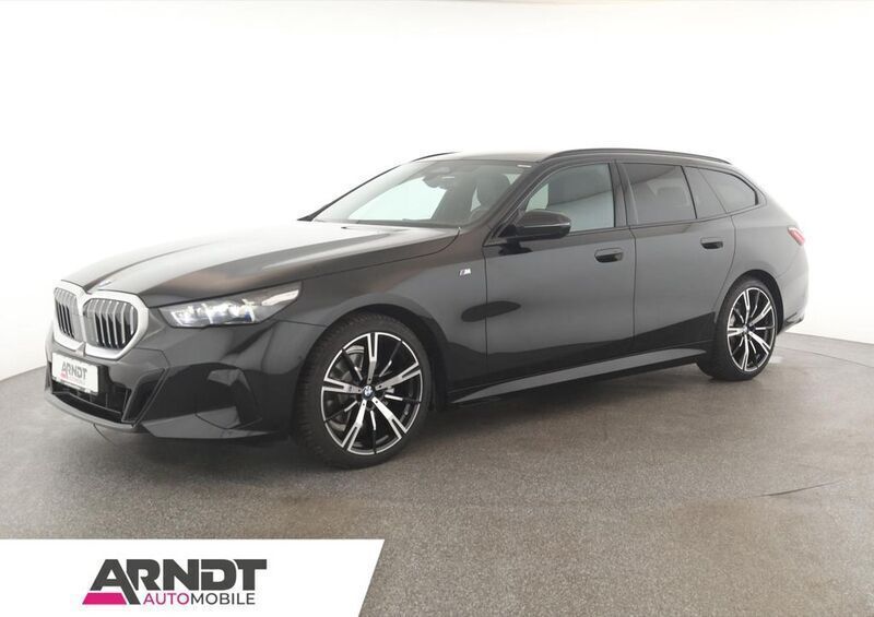 Saphirschwarz Gebraucht 2024 BMW 520 Comfort Edition Kombi | 53.884 € - Bild 1/4