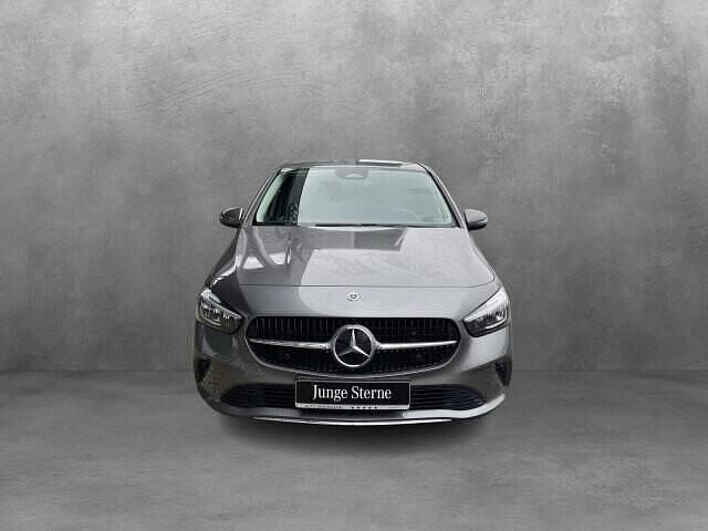 Gebraucht Mercedes B180 Advanced Plus 116 PS (85 kW) 2024 lack mountaingrau Van / Kleinbus