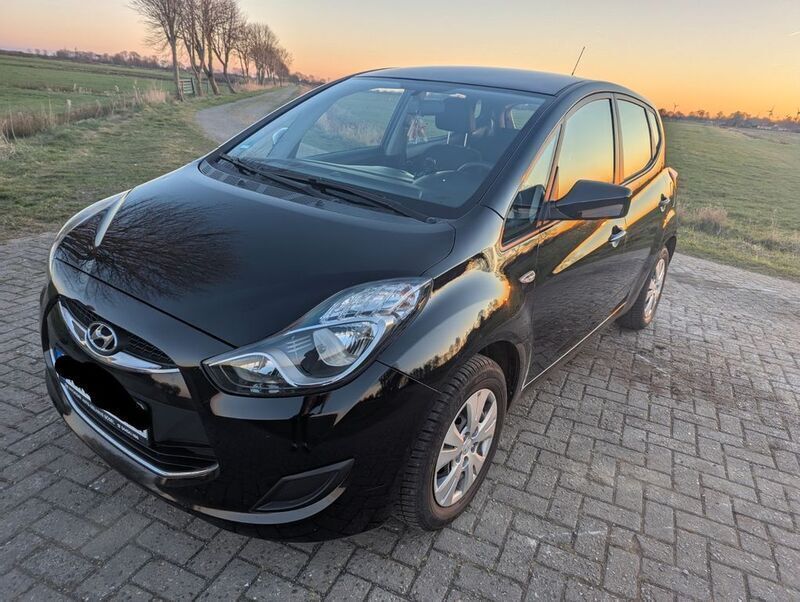 Schwarz Gebraucht 2013 Hyundai ix20 Edition Van / Kleinbus | 6.500 € (Fairer Preis) - Bild 1/4