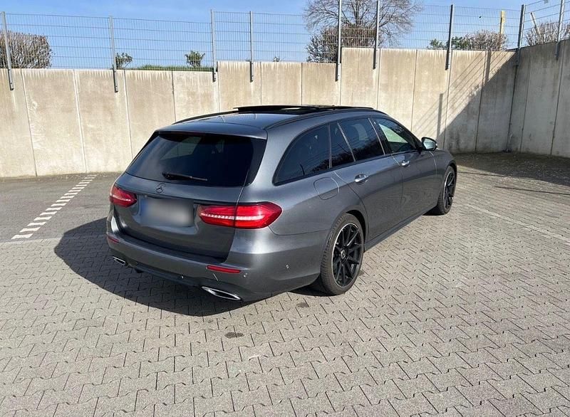 Gebraucht Mercedes E350 Avantgarde 258 PS (189 kW) 2017 Kombi