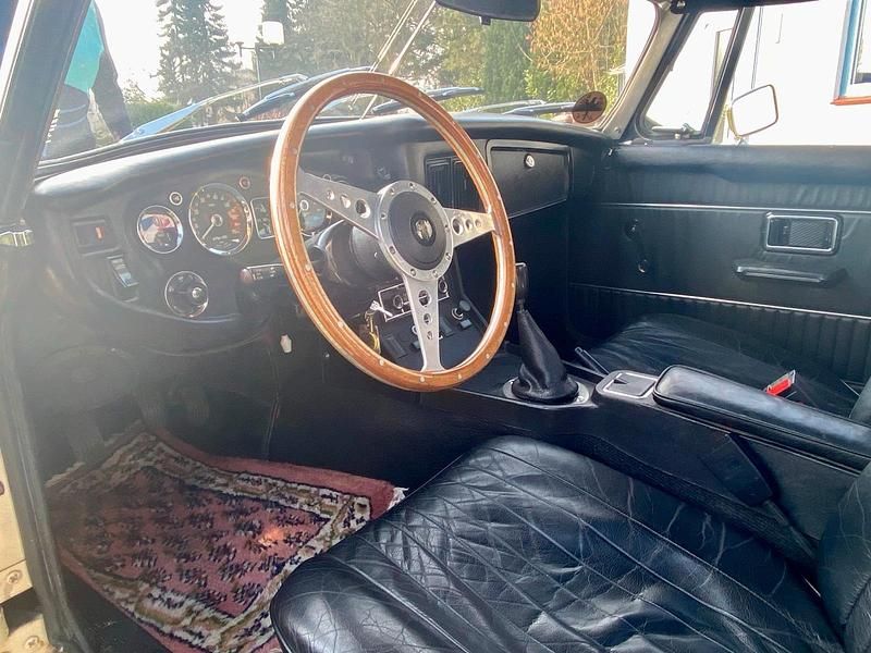 Gebraucht MG B 67 PS (49 kW) 1975 Beige Cabrio