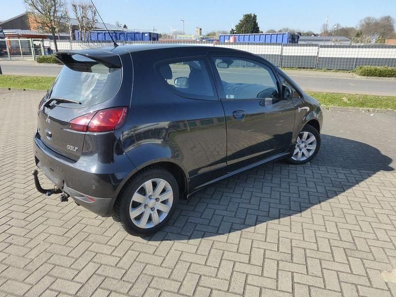 Gebraucht Mitsubishi Colt Motion 95 PS (69 kW) 2012 Schwarz Kleinwagen