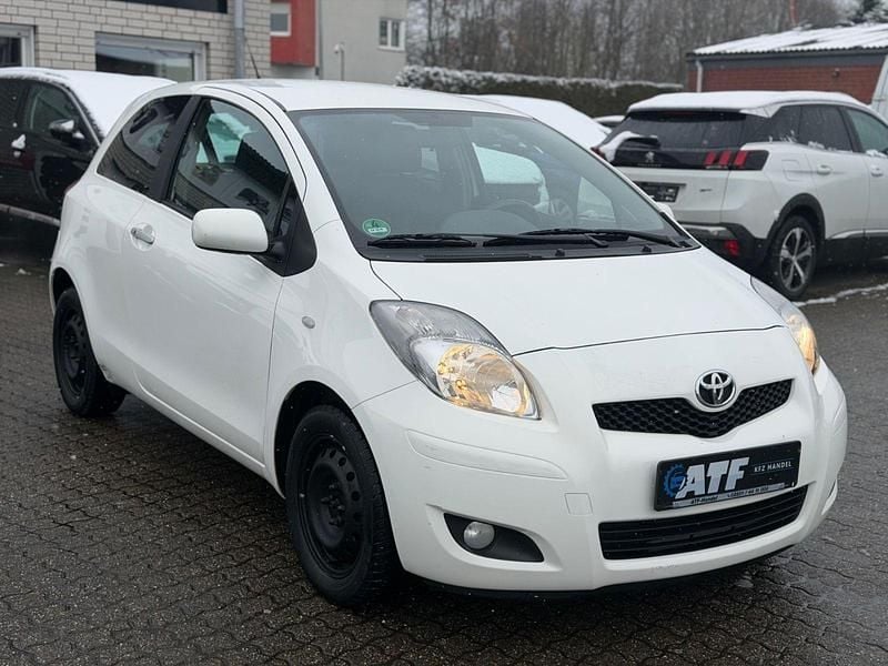 Gebraucht Toyota Yaris Edition 99 PS (72 kW) 2011 Weiß Kleinwagen
