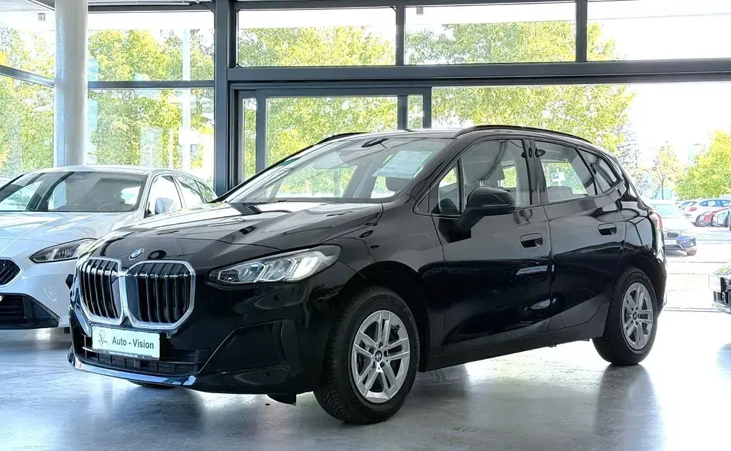 Gebraucht BMW 216 Active Tourer Shadowline 122 PS (89 kW) 2025 Schwarz Van / Kleinbus