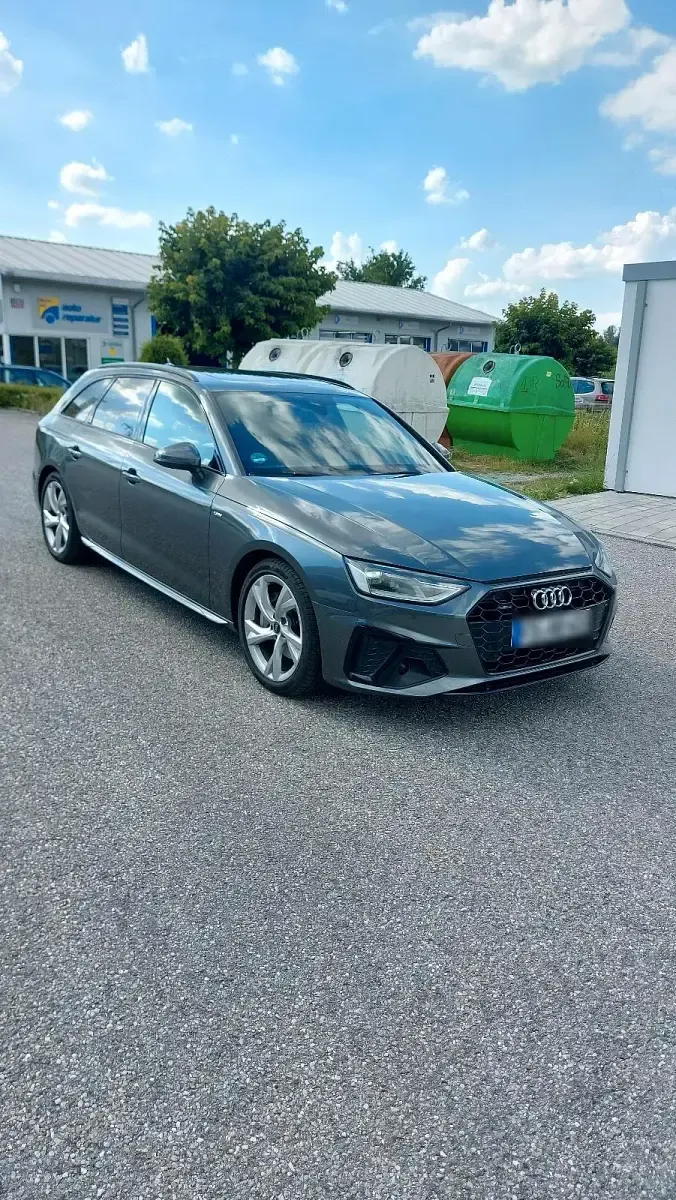Gebraucht Audi A4 S-Line 204 PS (150 kW) 2023 Grau Kombi