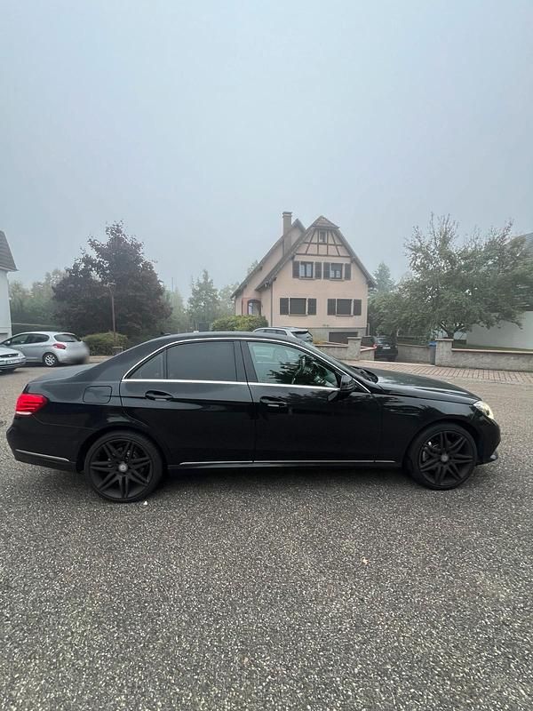 Gebraucht Mercedes E250 Avantgarde 211 PS (155 kW) 2013 Schwarz Limousine