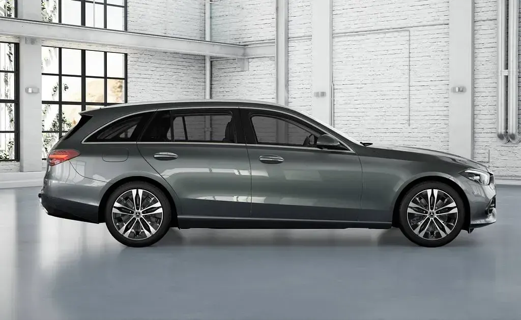 Gebraucht Mercedes C300 Avantgarde 265 PS (194 kW) 2022 Grau Limousine