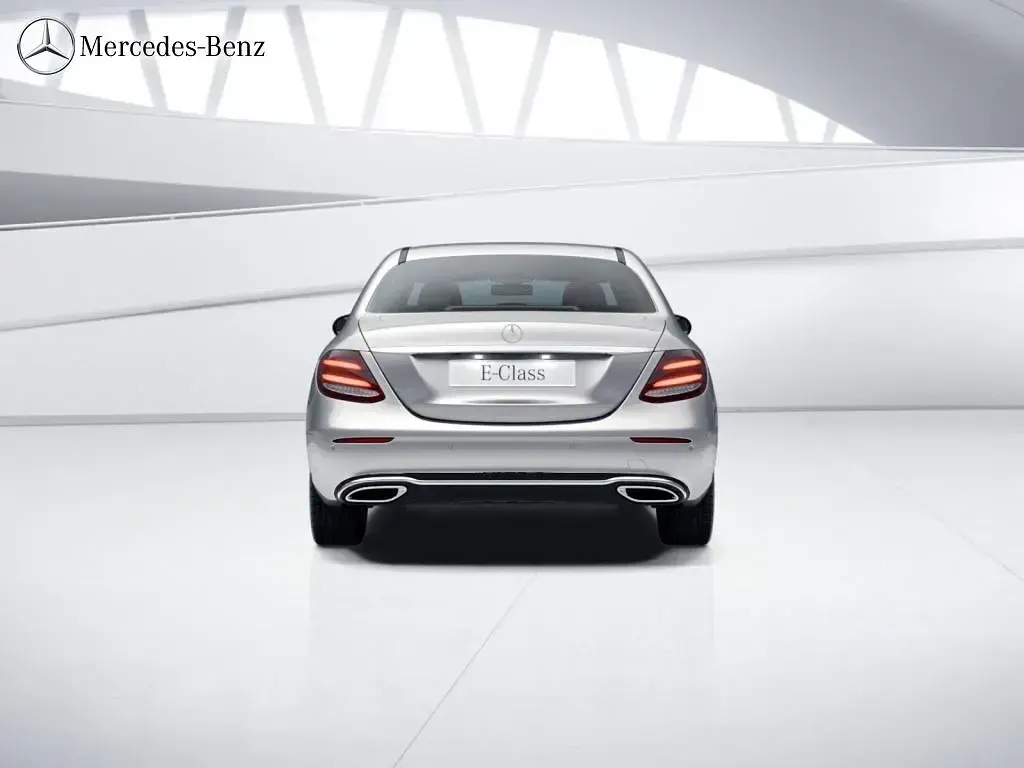 Gebraucht Mercedes E250 Avantgarde 211 PS (155 kW) 2018 Iridiumsilber metallic Limousine