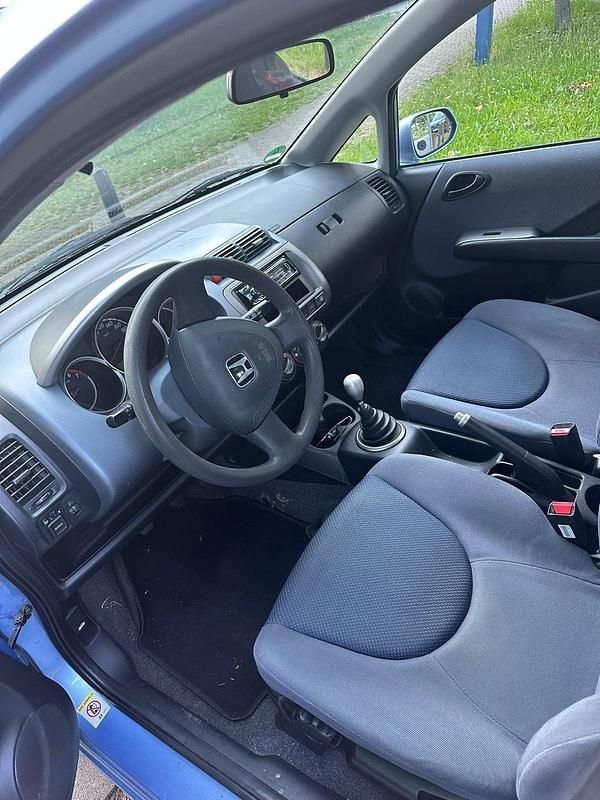 Second-hand Honda Jazz 2002 Albastru Hatchback