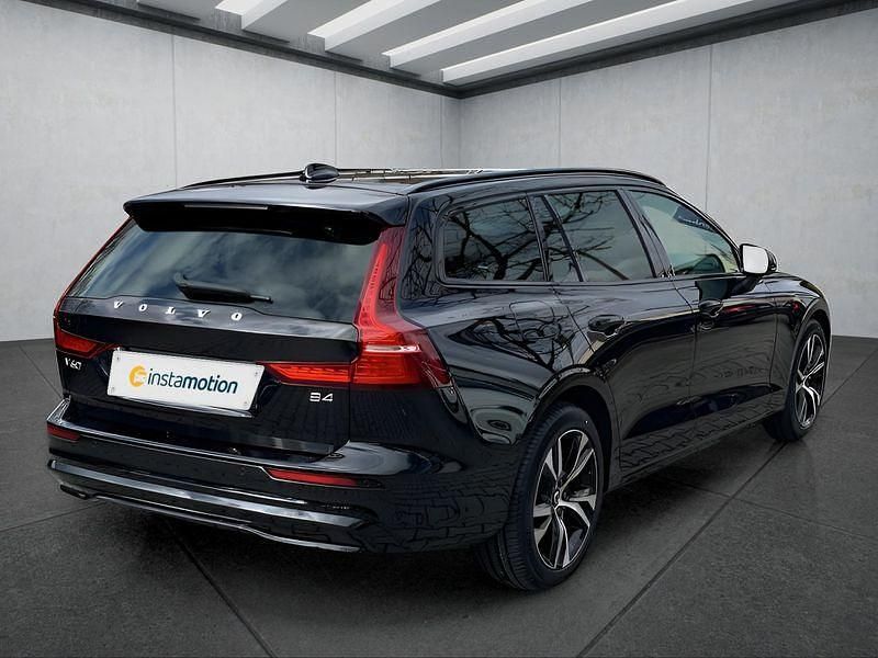 Gebraucht Volvo V60 Plus 197 PS (144 kW) 2024 Schwarz Kombi