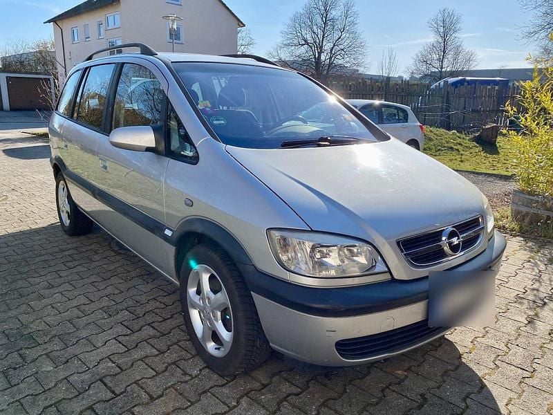 Gebraucht Opel Zafira 125 PS (91 kW) 2004 Silber Van / Kleinbus