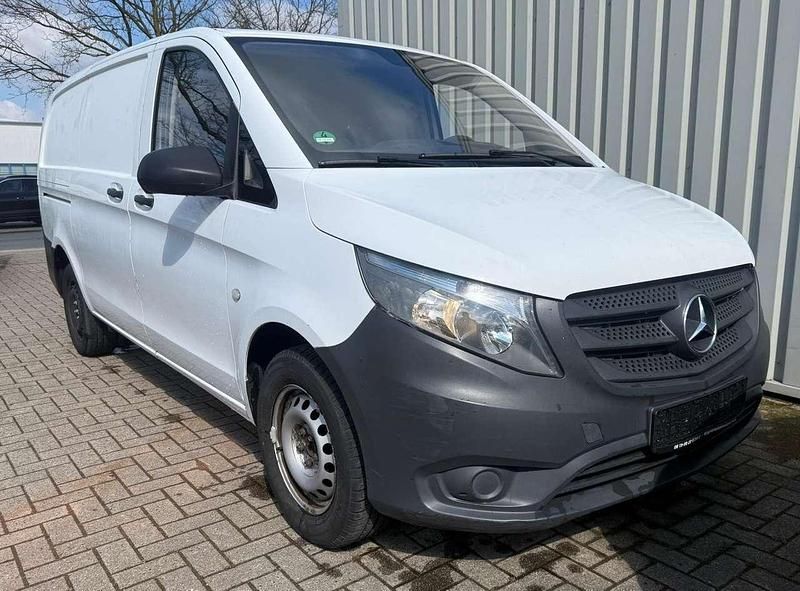 Gebraucht Mercedes Vito 163 PS (119 kW) 2015 Arktikweiss Van