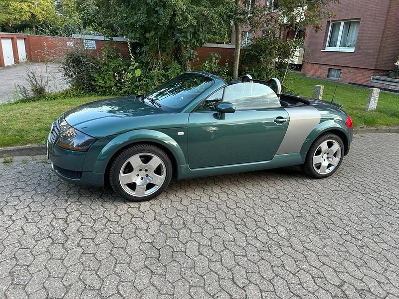 Grün Gebraucht 2002 Audi TT Roadster Cabrio | 9.200 € (Fairer Preis) - Bild 1/4