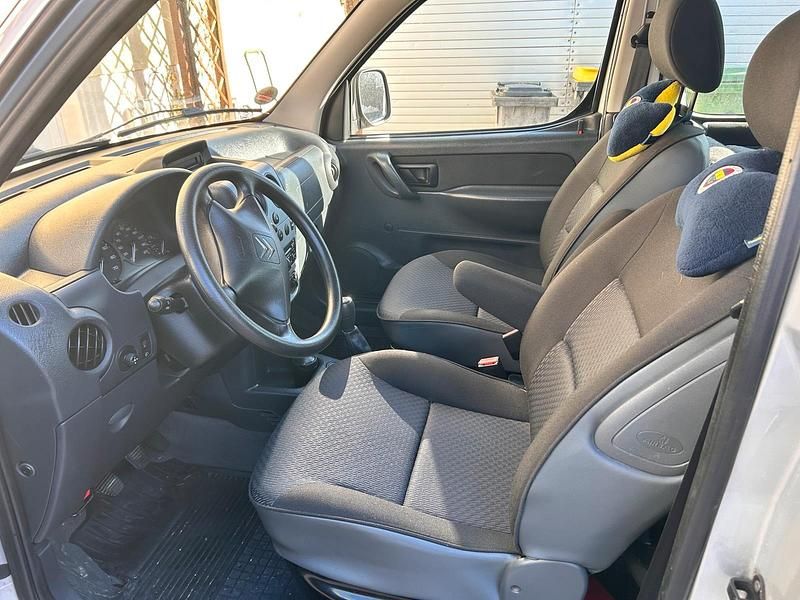 Gebraucht Citroën Berlingo 75 PS (55 kW) 2009 Silber Van / Kleinbus