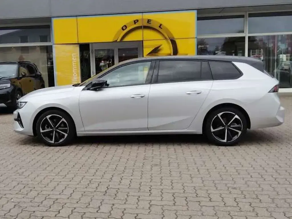 Używany Opel Astra 131 KM (96 kW) 2024 Szary Kombi