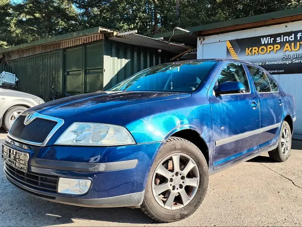 Używany Skoda Octavia Ambiente 102 KM (75 kW) 2006 Niebieski Sedan/Limuzyna