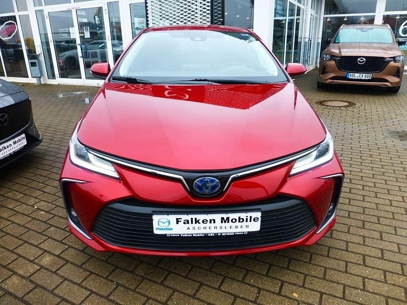 Gebraucht Toyota Corolla Hybrid Club 98 PS (72 kW) 2019 Rot Limousine
