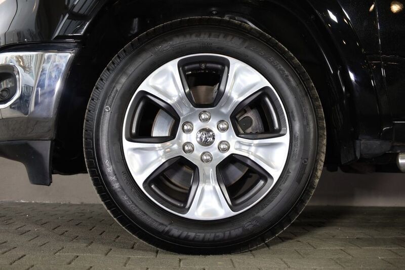 Gebraucht Dodge Ram 394 PS (289 kW) 2019 Diamond black crystal pearlcoa Pickup