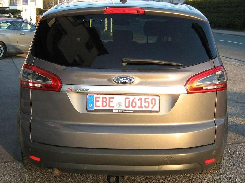 Gebraucht Ford S-MAX S 163 PS (119 kW) 2015 Brisbane braun (met.) Van / Kleinbus