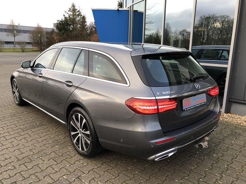 Gebraucht Mercedes E300 Avantgarde 306 PS (225 kW) 2019 Grau Limousine