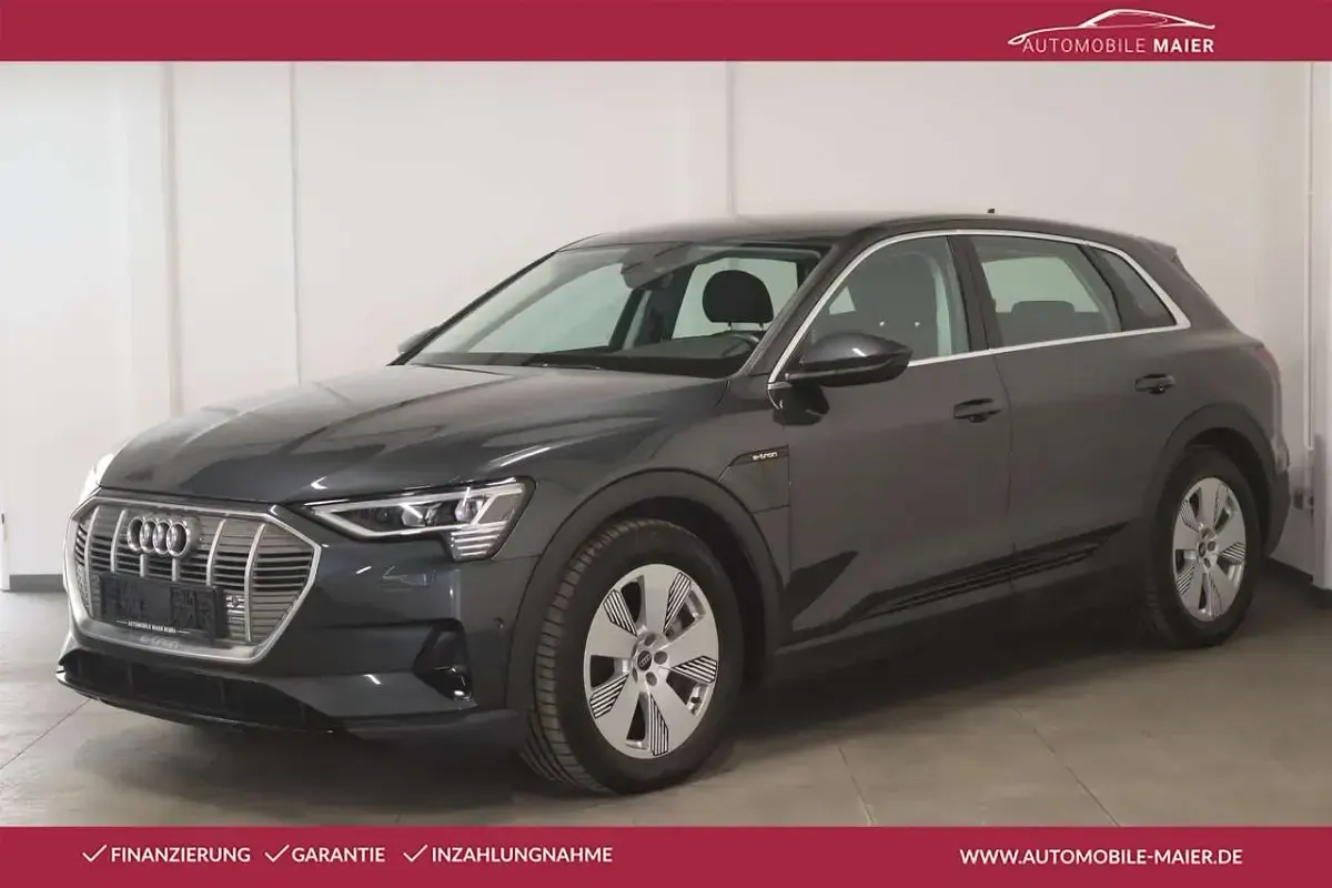 Gebraucht Audi e-tron 300 kW (408 PS) 2023 Grau SUV