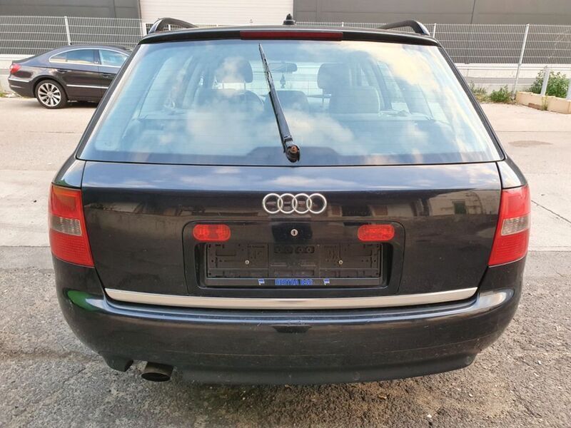 Gebraucht Audi A6 Ambiente 131 PS (96 kW) 2003 Ebonyschwarz perleffekt Kombi