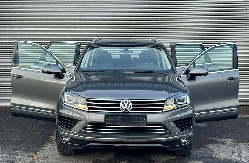 Gebraucht VW Touareg Terrain Tech 262 PS (192 kW) 2016 Grau SUV