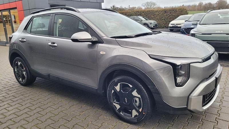 Neu Kia Stonic 101 PS (74 kW) 2025 Grey astro m7g SUV