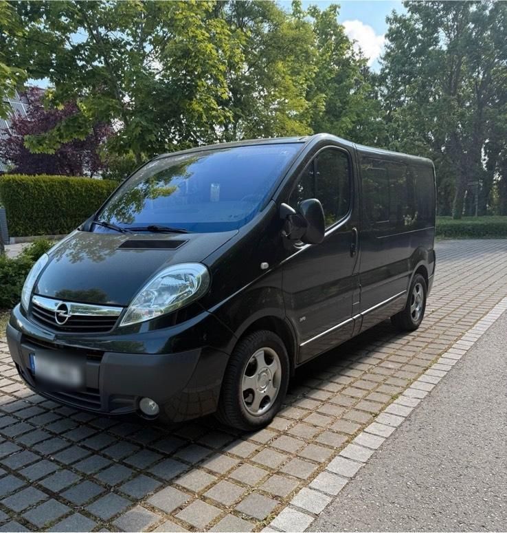 Schwarz Gebraucht 2008 Opel Vivaro Van | 8.150 € (Fairer Preis) - Bild 1/4