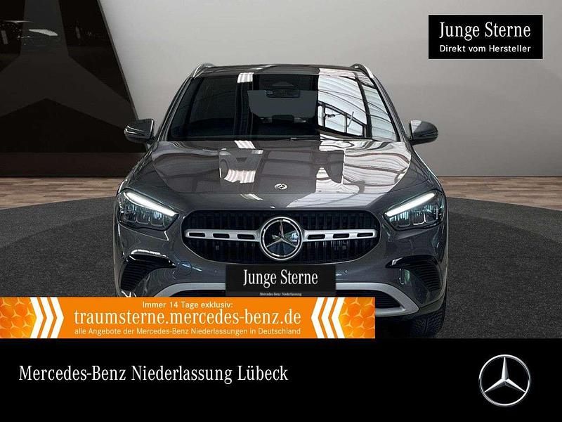 Grau Gebraucht 2023 Mercedes GLA200 Advanced SUV | 35.890 € (Guter Preis) - Bild 1/3