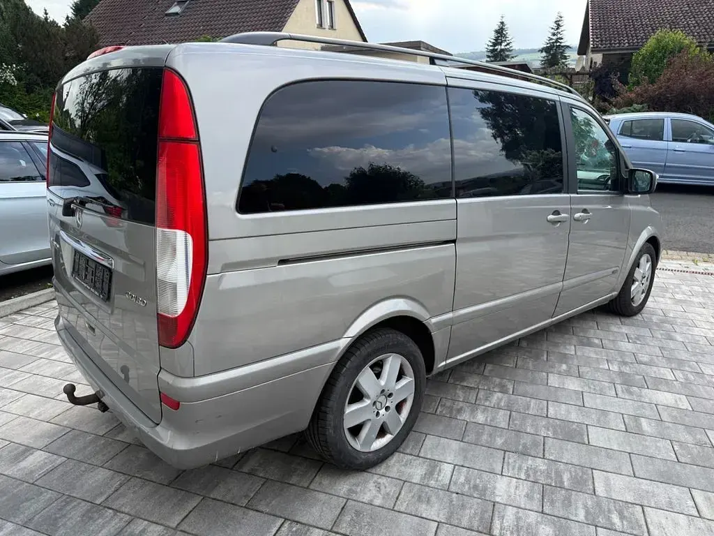 Gebraucht Mercedes Viano 204 PS (150 kW) 2011 Silber Van / Kleinbus