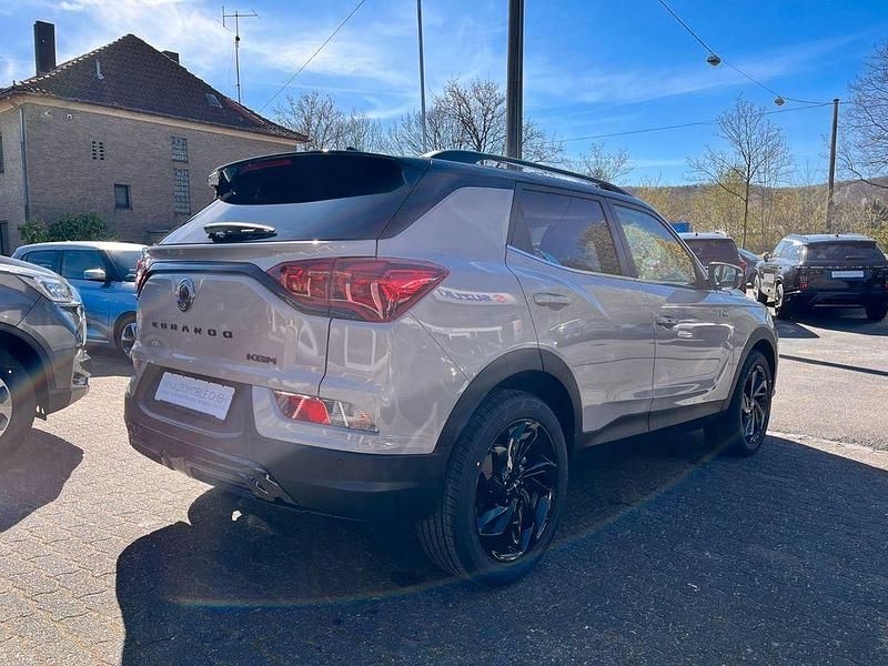 Neu KGM Korando 163 PS (119 kW) 2026 Beige SUV