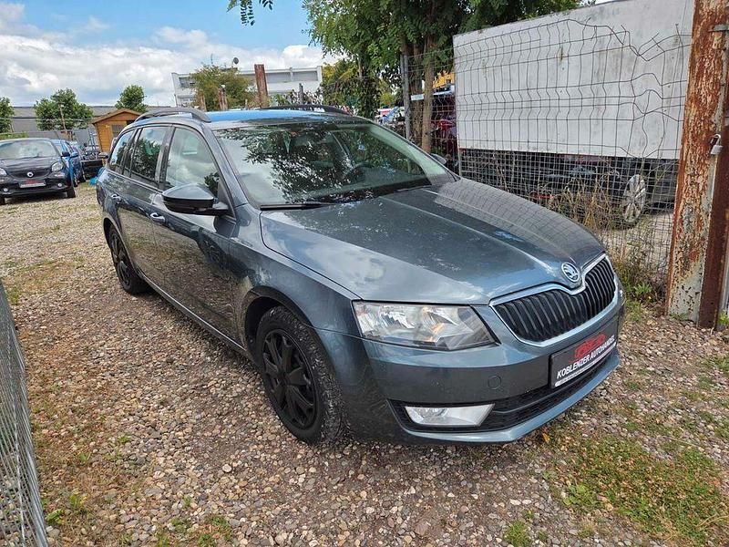 Grau Gebraucht 2016 Skoda Octavia Kombi | 5.990 € (Guter Preis) - Bild 1/4
