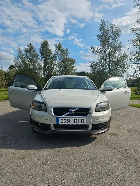 Usata Volvo C30 179 CV (131 kW) 2006 Argento Utilitaria