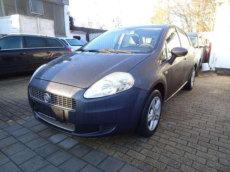 Undergau. grau Gebraucht 2009 Fiat Grande Punto Dynamic Kleinwagen | 2.600 € (Guter Preis) - Bild 1/4