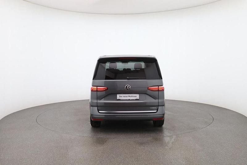 Second-hand VW Multivan Style 150 CP (110 kW) 2024 Gri Monovolum